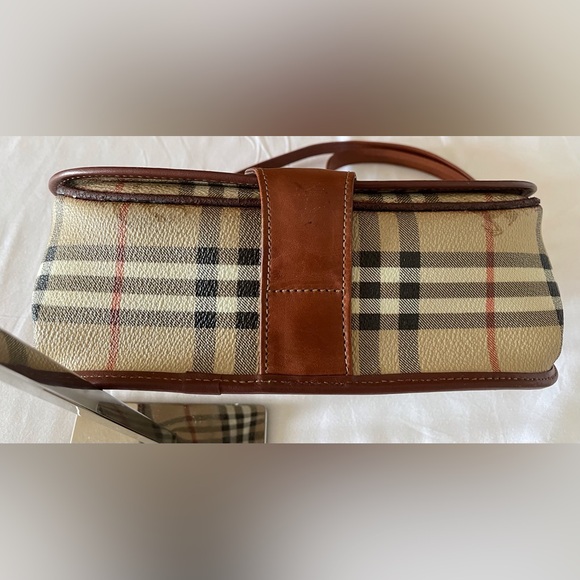 Burberrys Saddle Bag in Coated Canvas with the Burberry Classic Check Print - Picture 3 of 6